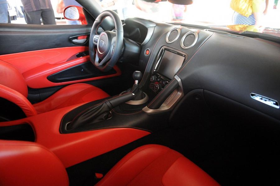  Dodge Viper SRT GTS 2013 года  (фото 12 из 42)